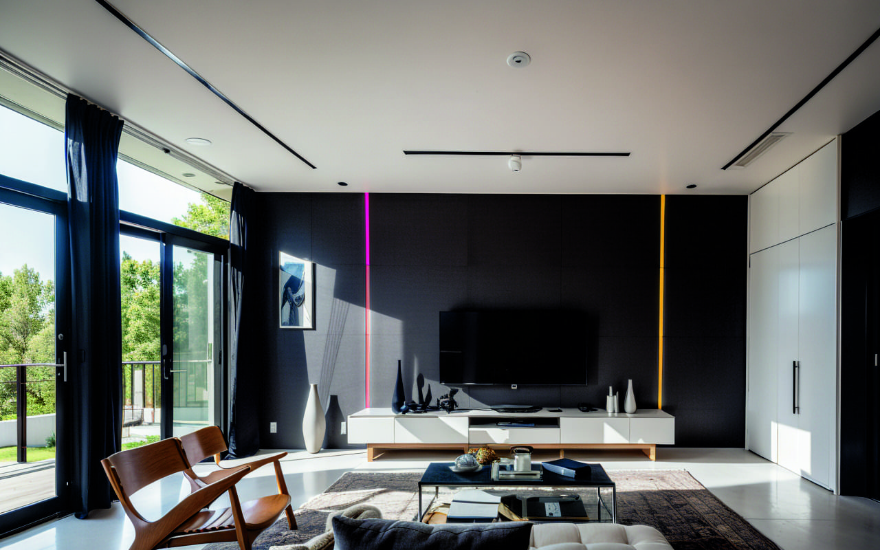 Интерактивные элементы в современном интерьере: интеграция умных технологий и мультимедийных решений