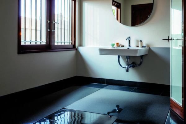 Интерактивные световые сценарии для повышения эмоциональной реакции в общественных пространствах