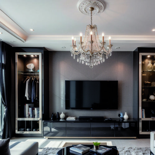 Цветовые акценты в интерьере: использование световых и прозрачных материалов для уникального настроения