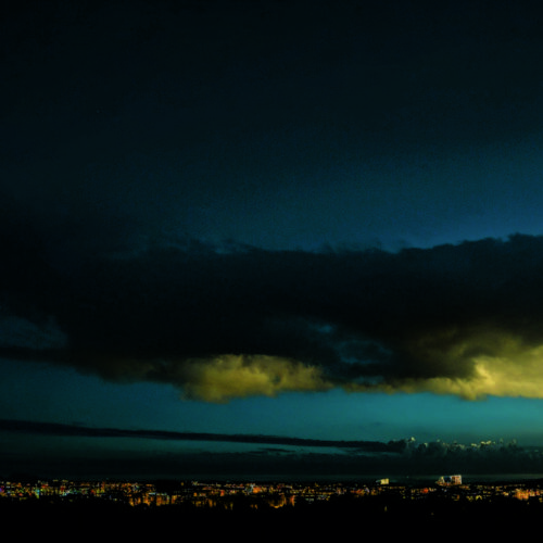 Интеграция биолюминесцентных технологий в архитектурное освещение для экологичных шоу-эффектов