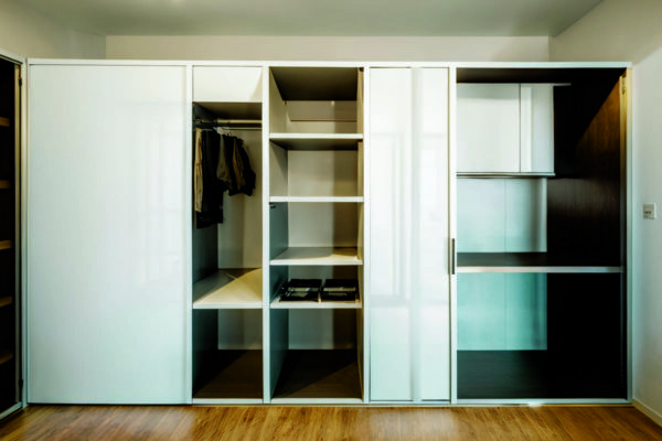 Инновационные скрытые системы хранения для эффективной перепланировки небольших квартир