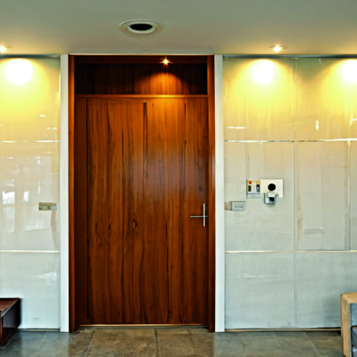 Трансформирующие многофункциональные стеновые панели для оптимизации пространства в малых комнатах