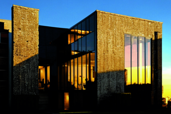 Фотообои с динамической текстурой, меняющейся при изменении освещения