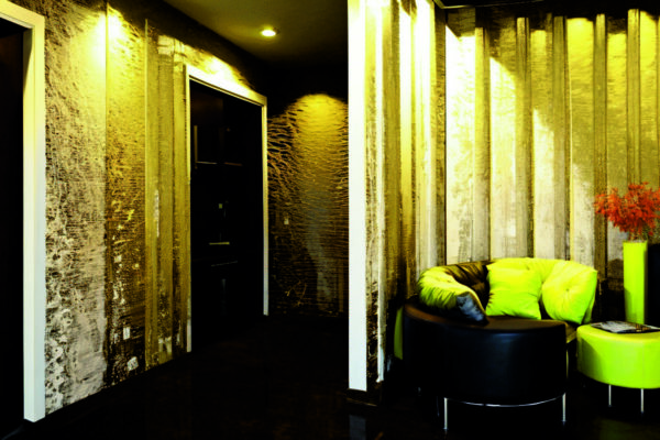 Фактурные обои с термохромным эффектом, меняющие рисунок при изменении температуры