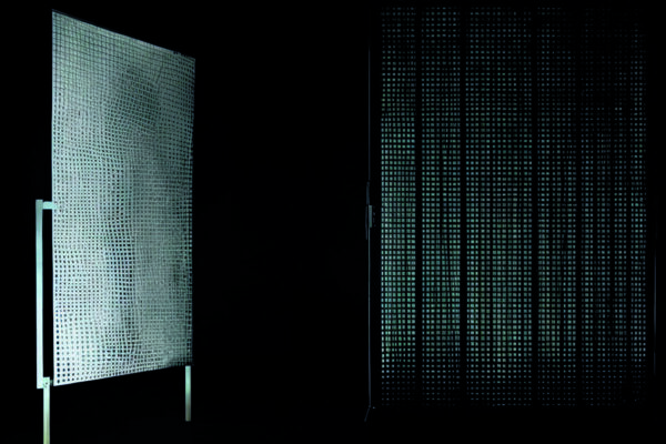 Световые узоры из теней: как создать динамичные сценарии с помощью перфорированных экранов и подвижных источников света