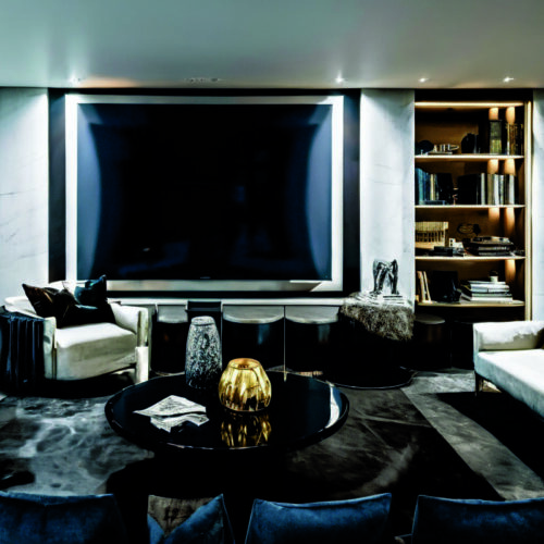 Цветовые акценты в духе кинематографа: как палитры культовых фильмов вдохновляют интерьер