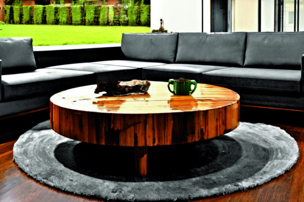 Мебель из переработанного кофейного жмыха: экологично, ароматно и необычно