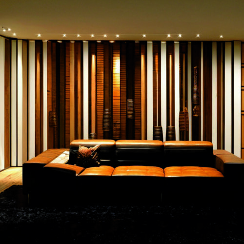 Декоративные панели из переработанного кофейного жмыха для стильного и экологичного интерьера